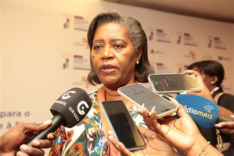 ministra da acção social angola 2023